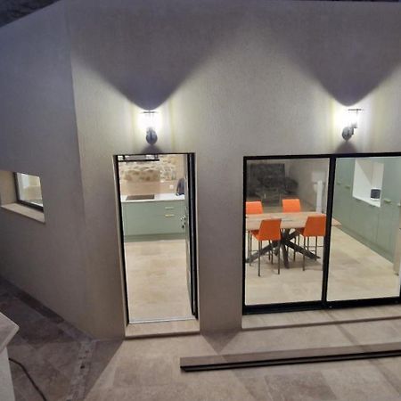 Quiet, Discreet Places Vernegues Bagian luar foto